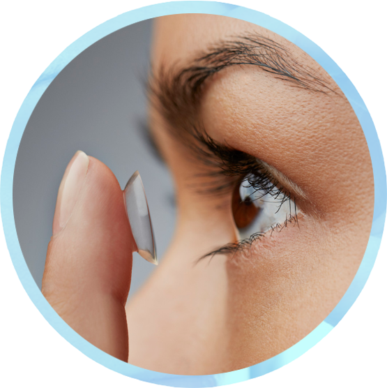 With Our Patient Rewards Program, We Offer Exclusive - Носит Линзы (555x556), Png Download