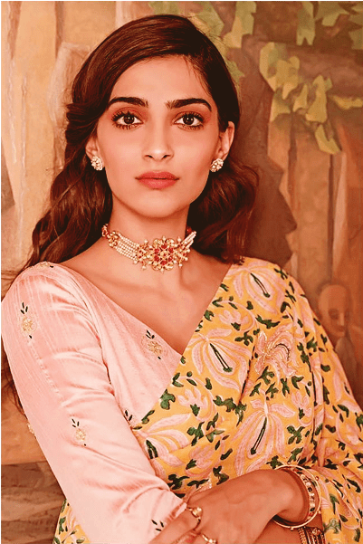 Photo - Sonam Kapoor Hand Saree Blouse Designs (540x600), Png Download