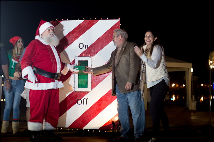 Tree Lighting At Palm Coast's Town Center - Christmas Eve (870x580), Png Download