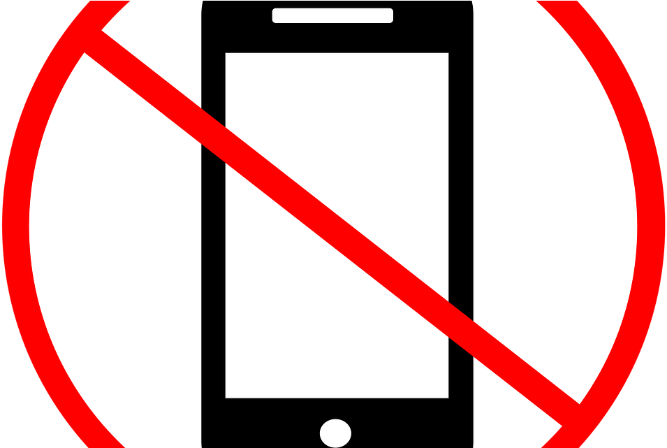 Uk Testing Road Signs That Can Detect Cell Phone Usage - 7 Day Social Media Fast (1280x640), Png Download