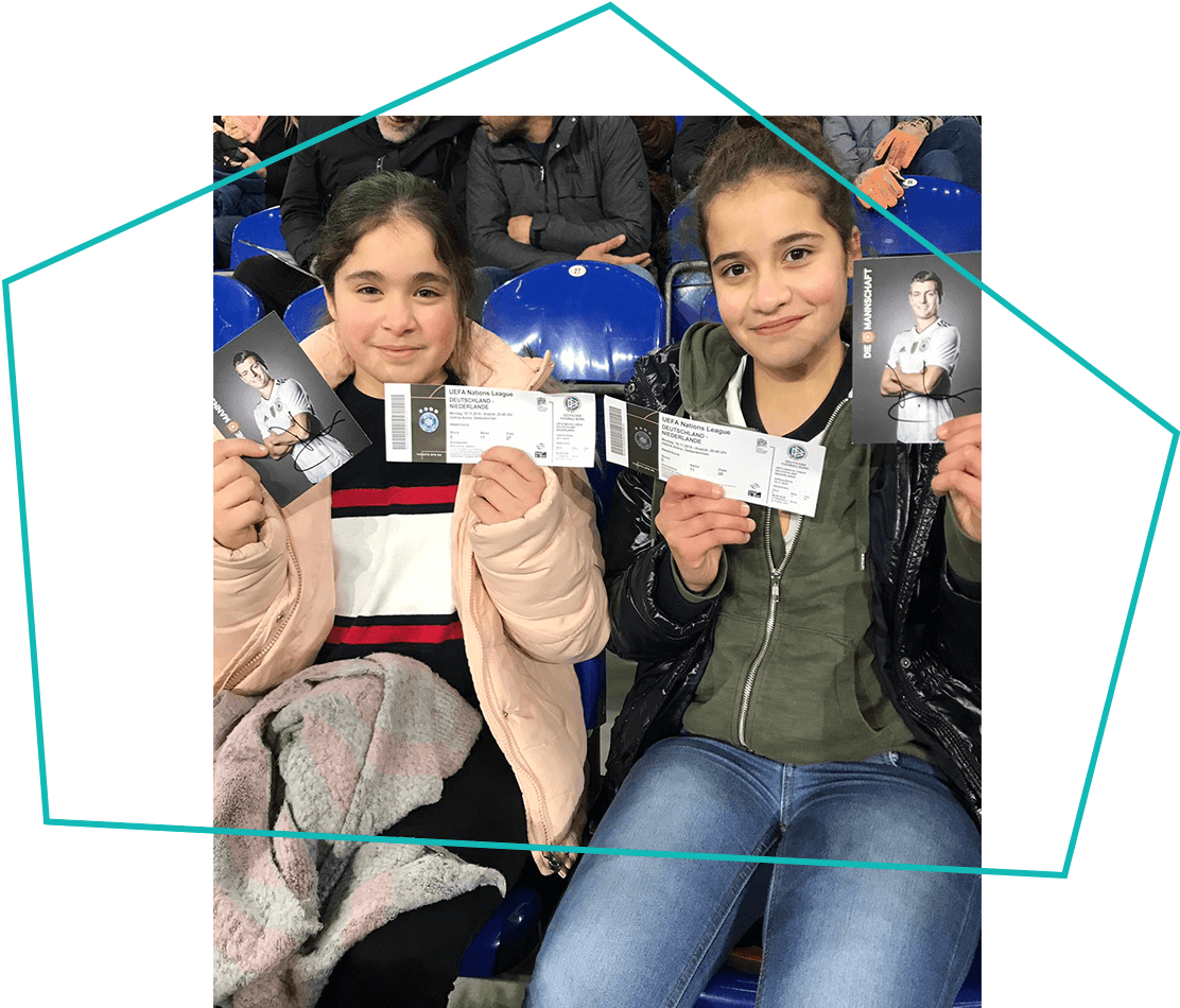 Kids In Football Stadium - Dry Suit (1112x950), Png Download