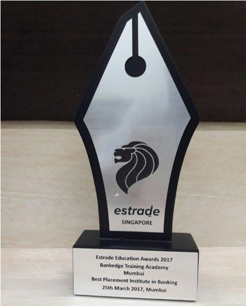 Estrade Education Awards 2017 - Trophy (800x600), Png Download