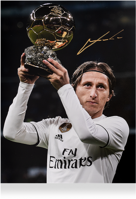 Zoom - Luka Modric Ballon D Or Santiago Bernabeu (650x665), Png Download