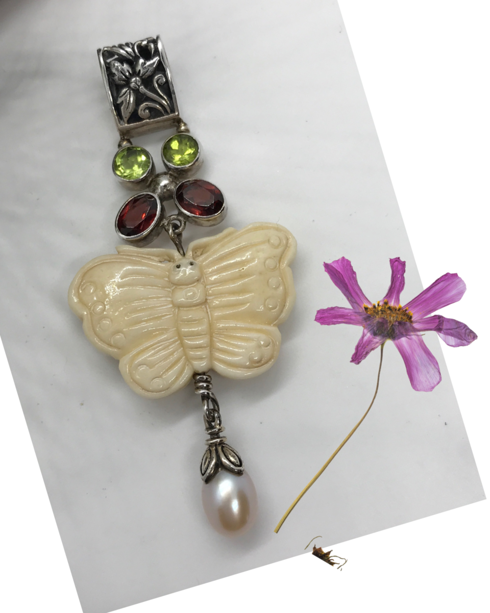 Bone, Freshwater Pearl, Peridot & Garnet Pendant - Pearl (1000x1250), Png Download