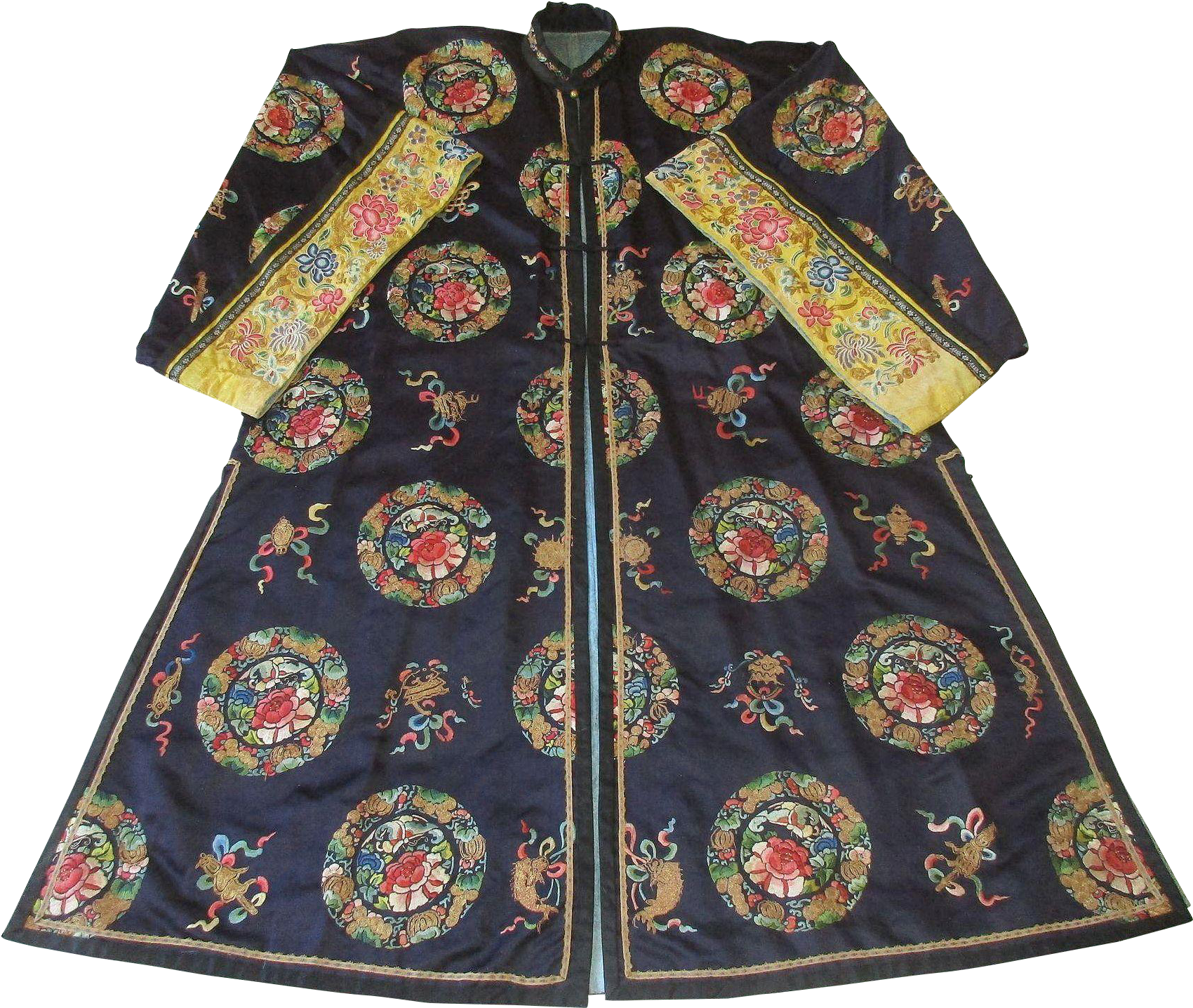 Antique Chinese Long Robe Lavishly Embroidered Roundels - Tapestry (1699x1699), Png Download