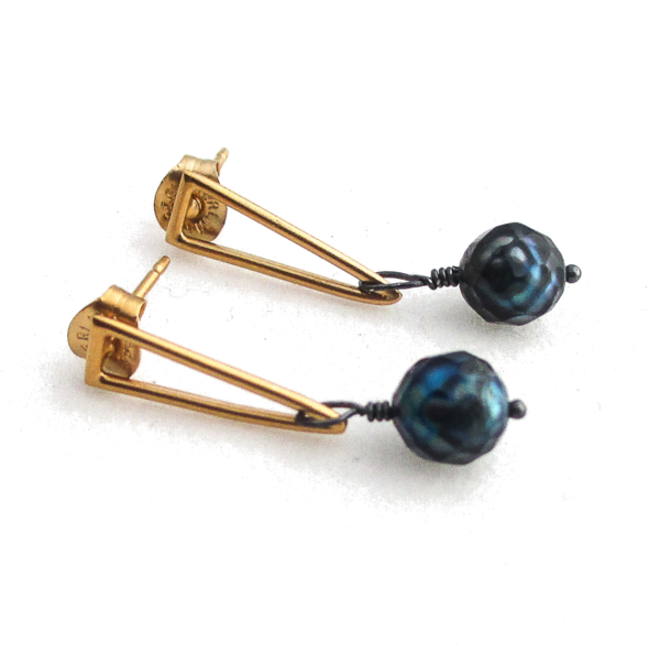 22k Gold Vermeil Triangle Post Earring Faceted Teal - Earrings (600x600), Png Download