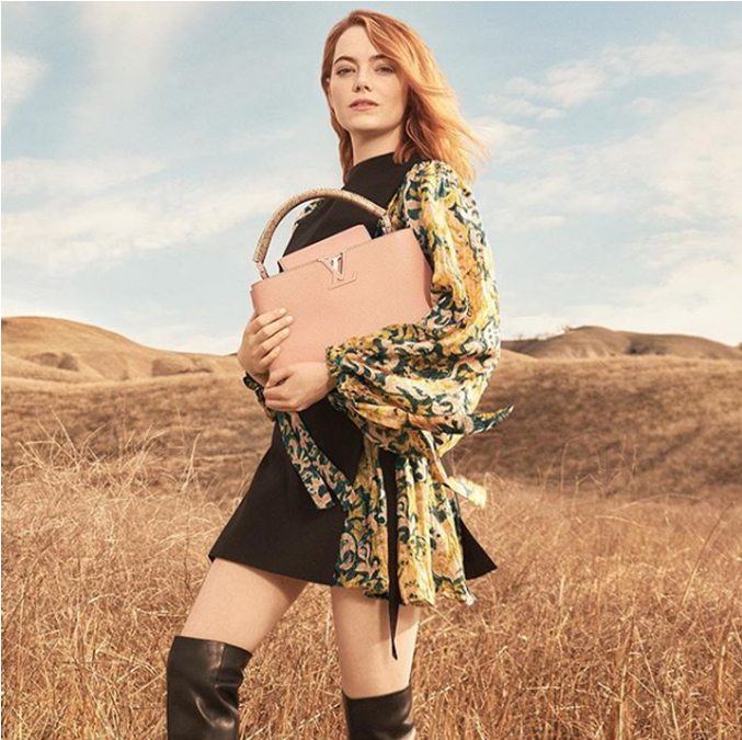 H Emma Stone Πρωταγωνιστεί Στην Πρώτη Της Καμπάνια - Emma Stone Lv Bag (1601x674), Png Download