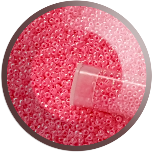 11/0 Tr-910 Hot Pink Ceylon Round Toho Seed Beads - Cachet Chocolate Box (580x580), Png Download