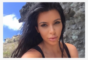 La Socialité Kim Kardashian Cuenta Con - Kim Kardashian Boobs Selfies